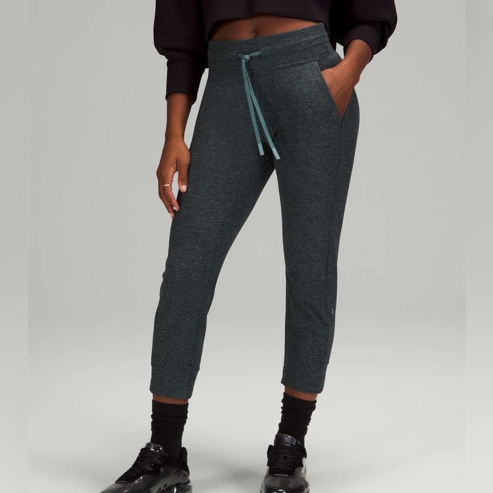 Lululemon Ready to Rulu Jogger Crop
